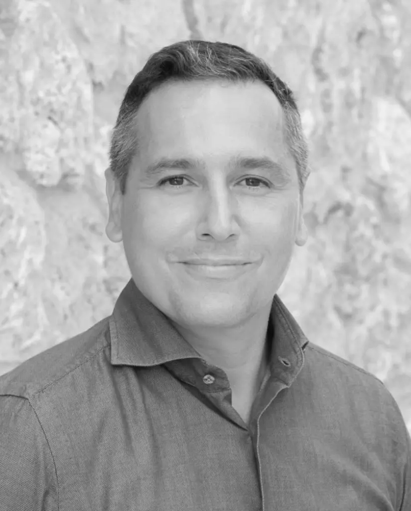 P24 1 scaled e1635231401560 825x1024 1